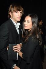 Эштон Кутчер: 266x400 / 20 Кб