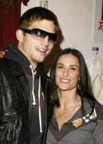 Эштон Кутчер: 286x400 / 29 Кб