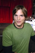 Эштон Кутчер: 265x400 / 21 Кб