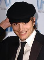 Эштон Кутчер: 297x400 / 21 Кб