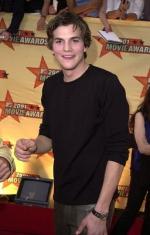 Эштон Кутчер: 256x400 / 23 Кб