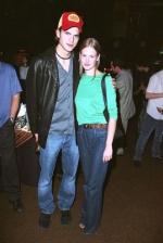 Эштон Кутчер: 269x400 / 22 Кб