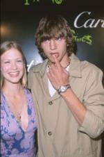 Эштон Кутчер: 266x400 / 20 Кб