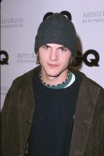 Эштон Кутчер: 268x400 / 15 Кб