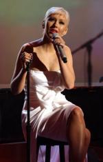 Кристина Агилера: 256x400 / 19 Кб