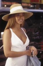 Бейонсе Ноулз: 450x682 / 43 Кб