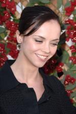 Кристина Риччи: 267x400 / 26 Кб