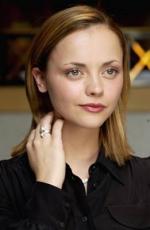 Кристина Риччи: 261x400 / 16 Кб