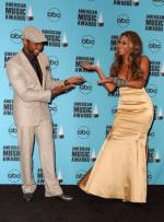 Ашер Рэймонд: 296x400 / 34 Кб