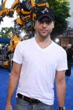 Дейн Кук: 267x400 / 29 Кб