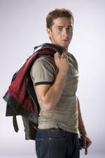 Шайа ЛаБаф: 853x1280 / 121 Кб