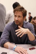 Дэвид Духовны: 267x400 / 21 Кб