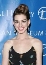 Энн Хэтэуэй: 285x400 / 23 Кб