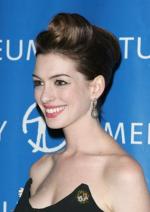 Энн Хэтэуэй: 284x400 / 21 Кб