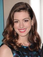 Энн Хэтэуэй: 301x400 / 25 Кб