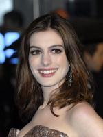 Энн Хэтэуэй: 960x1280 / 179 Кб