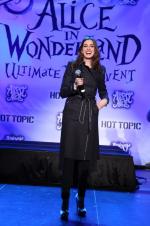 Энн Хэтэуэй: 666x1000 / 94 Кб