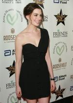 Энн Хэтэуэй: 285x400 / 25 Кб