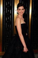 Энн Хэтэуэй: 267x400 / 20 Кб