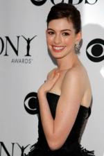 Энн Хэтэуэй: 267x400 / 19 Кб