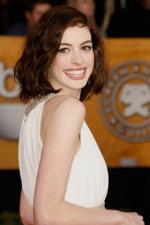 Энн Хэтэуэй: 267x400 / 18 Кб