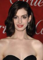 Энн Хэтэуэй: 288x400 / 19 Кб