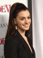 Энн Хэтэуэй: 302x400 / 19 Кб