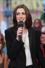 Энн Хэтэуэй: 267x400 / 19 Кб