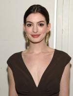 Энн Хэтэуэй: 305x400 / 17 Кб