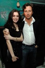 Энн Хэтэуэй: 263x400 / 20 Кб