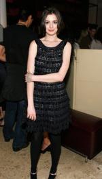 Энн Хэтэуэй: 230x400 / 21 Кб