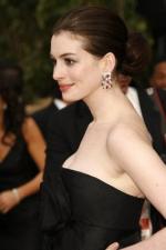 Энн Хэтэуэй: 267x400 / 18 Кб