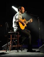 Дейв Мэттьюз: 307x400 / 21 Кб