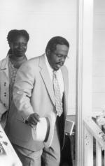 Вупи Голдберг: 1295x2048 / 226 Кб