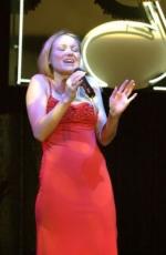 Джуэл Кильчер: 261x400 / 17 Кб