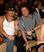 Кид Рок: 338x400 / 36 Кб