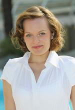 Элизабет Мосс: 273x400 / 18 Кб