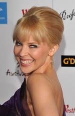 Кайли Миноуг: 260x400 / 19 Кб