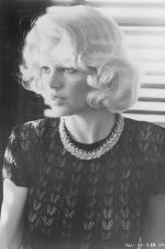 Ким Бейсингер: 1360x2048 / 355 Кб