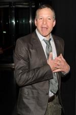 Стив Гуттенберг: 401x600 / 37 Кб