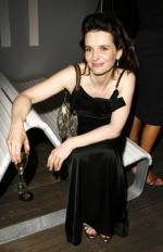 Жюльет Бинош: 259x400 / 23 Кб