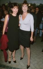 Мэри Стинберген: 247x400 / 18 Кб