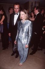 Джоди Фостер: 262x400 / 20 Кб