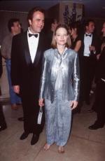 Джоди Фостер: 262x400 / 21 Кб