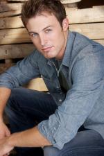 Бретт Дэвидсон: 480x720 / 73 Кб