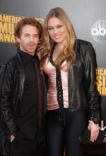 Сет Грин: 273x400 / 23 Кб