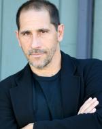 Пол Карафотес: 1638x2048 / 367 Кб