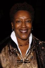 Си Си Эйч Паундер: 267x400 / 25 Кб