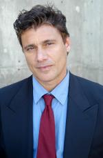 Стивен Бауэр: 578x882 / 72 Кб