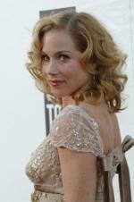 Кристина Эпплгейт: 266x400 / 21 Кб